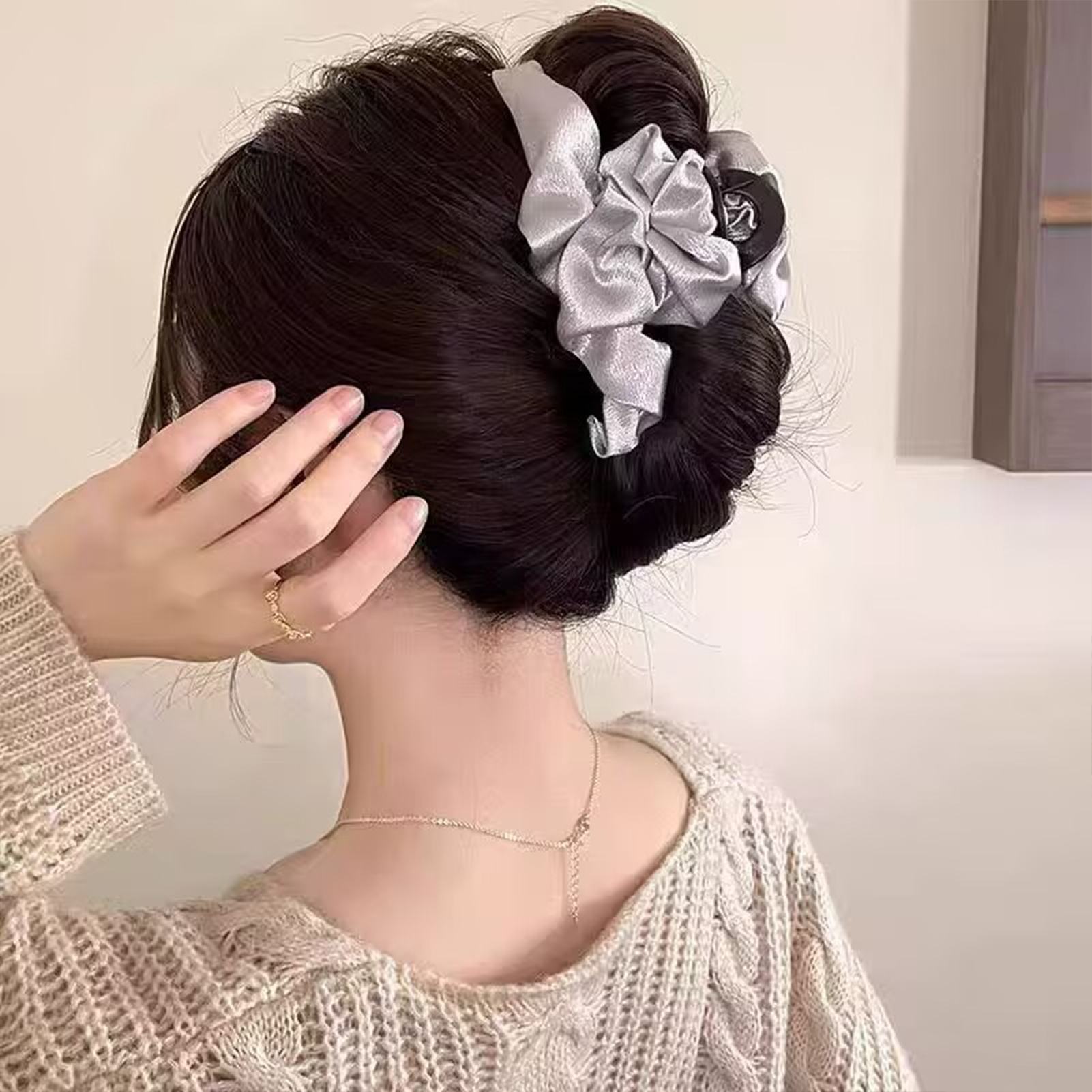 Large Satin Hair Claw Korean S - Korean Daily Lifestyle 评论和价格